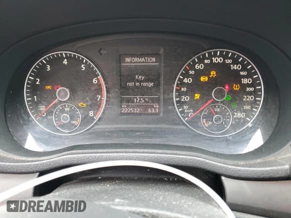 ✅ 2013 Volkswagen Passat Wolfsburg Edition • VIN: 1VWAH7A31DC007622 • Лот: 70897345. Опубликован ранее на Copart с пробегом 222 532 миль. Бесплатный доступ к архиву аукционных продаж из США и подробный отчёт об истории автомобиля на DreamBid. Изображение 9.