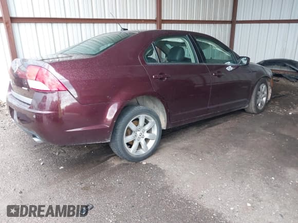 ✅ 2011 Mercury Milan Premier • VIN: 3MEHM0JG6BR605578 • Lot: 42125505. Listed on IAAI with 148,634 mi. Free auction sales archive from the USA and detailed vehicle history report at DreamBid. Image 4.