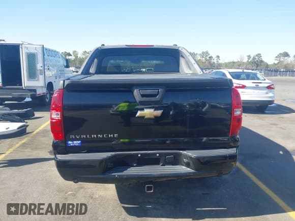 ✅ 2007 Chevrolet Avalanche LTZ • VIN: 3GNEC12J37G159231 • Lot: 41853434. Listed on IAAI with 266,162 mi. Free auction sales archive from the USA and detailed vehicle history report at DreamBid. Image 16.