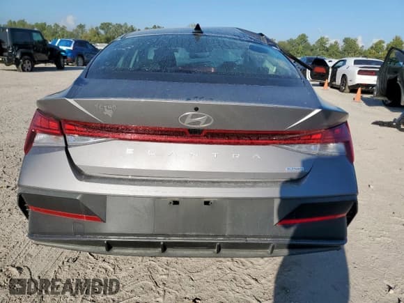 ✅ 2024 Hyundai Elantra Blue • VIN: KMHLM4DJ8RU101381 • Lot: 84452915. Listed on Copart with 16,806 mi. Free auction sales archive from the USA and detailed vehicle history report at DreamBid. Image 6.