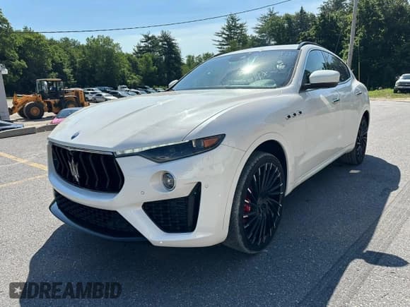 ✅ 2021 Maserati Levante S • VIN: ZN661YUS4MX377542 • Lot: 61040794. Listed on Copart with 48,327 mi. Free auction sales archive from the USA and detailed vehicle history report at DreamBid. Image 1.
