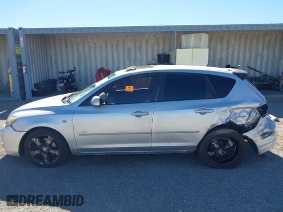 ✅ 2005 Mazda 3 s • VIN: JM1BK343451254059 • Lot: 43586283. Listed on IAAI with 175,564 mi. Free auction sales archive from the USA and detailed vehicle history report at DreamBid. Image 14.