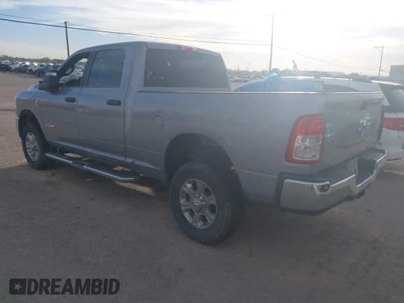 ✅ 2024 Ram 2500 Big Horn • VIN: 3C6UR5DL7RG291587 • Lot: 43842100. Listed on IAAI with 47,481 mi. Free auction sales archive from the USA and detailed vehicle history report at DreamBid. Image 3.