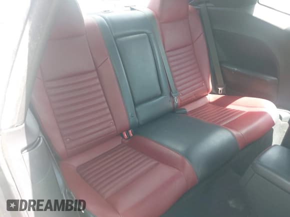 ✅ 2014 Dodge Challenger SXT • VIN: 2C3CDYAG1EH154476 • Lot: 42067131. Listed on IAAI with 138,086 mi. Free auction sales archive from the USA and detailed vehicle history report at DreamBid. Image 8.