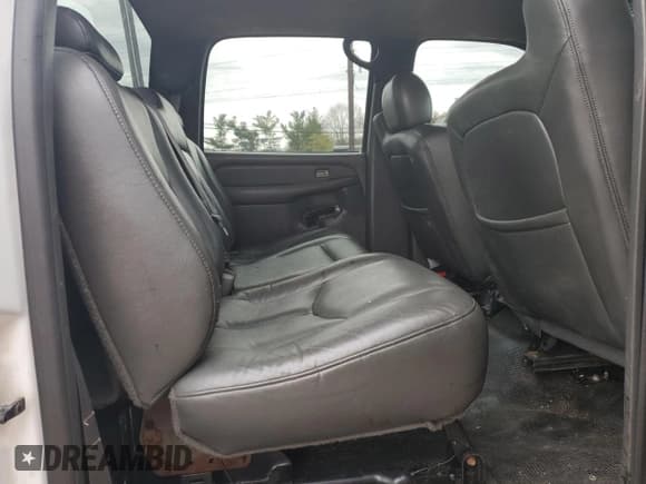 ✅ 2003 Chevrolet Silverado 1500 • VIN: 1GBHC23U73F173377 • Лот: 53089735. Опубликован ранее на Copart с пробегом 183 818 миль. Бесплатный доступ к архиву аукционных продаж из США и подробный отчёт об истории автомобиля на DreamBid. Изображение 10.