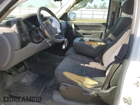 ✅ 2010 Chevrolet Silverado 1500 LS • VIN: 3GCRCREAXAG181450 • Lot: 72601624. Listed on Copart with 282,520 mi. Free auction sales archive from the USA and detailed vehicle history report at DreamBid. Image 7.