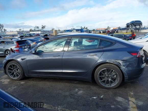 ✅ 2022 Tesla Model 3 Long Range • VIN: 5YJ3E1EB3NF253546 • Lot: 41782222. Wystawiony na IAAI z przebiegiem 44 473 mil. Bezpłatny archiwum sprzedaży aukcyjnych z USA i szczegółowy raport historii pojazdu na DreamBid. Zdjęcie 14.