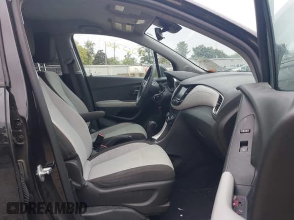 ✅ 2021 Chevrolet Trax LS • VIN: KL7CJKSB9MB321840 • Lot: 43265706. Listed on IAAI with 76,342 mi. Free auction sales archive from the USA and detailed vehicle history report at DreamBid. Image 5.