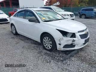 2011 Chevrolet Cruze LS z VIN 1G1PC5SH7B7158067, wystawiony jako IAAI lot #43251207 z przebiegiem 162 557 mil mil oraz . Historia ofert i sprzedaży dostępna na DreamBid. Obrazek 1.