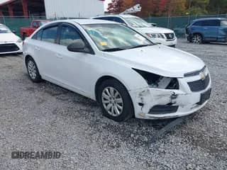 2011 Chevrolet Cruze LS z VIN 1G1PC5SH7B7158067, wystawiony jako IAAI lot #43251207 z przebiegiem 162 557 mil mil oraz . Historia ofert i sprzedaży dostępna na DreamBid. Obrazek 1.