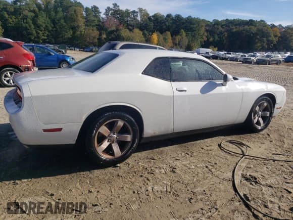 ✅ 2012 Dodge Challenger SXT • VIN: 2C3CDYAG1CH291043 • Lot: 75742154. Wystawiony na Copart z przebiegiem 147 907 mil. Bezpłatny archiwum sprzedaży aukcyjnych z USA i szczegółowy raport historii pojazdu na DreamBid. Zdjęcie 3.