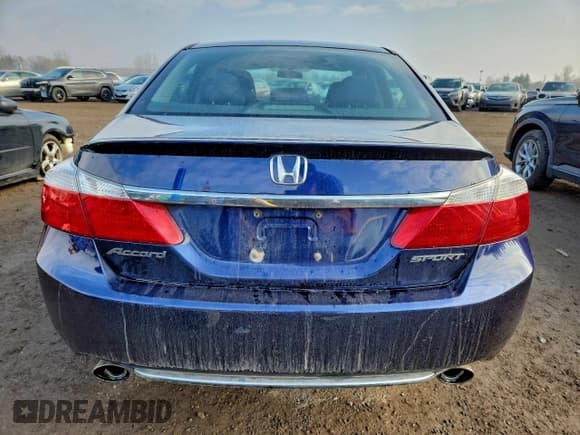 ✅ 2015 Honda Accord Sport • VIN: 1HGCR2F53FA801947 • Lot: 92854305. Wystawiony na Copart z przebiegiem 238 600 mil. Bezpłatny archiwum sprzedaży aukcyjnych z USA i szczegółowy raport historii pojazdu na DreamBid. Zdjęcie 6.