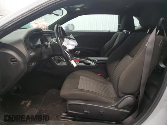 ✅ 2022 Dodge Challenger SXT • VIN: 2C3CDZGG0NH23099X • Lot: 84940714. Wystawiony na Copart z przebiegiem 56 676 mil. Bezpłatny archiwum sprzedaży aukcyjnych z USA i szczegółowy raport historii pojazdu na DreamBid. Zdjęcie 7.