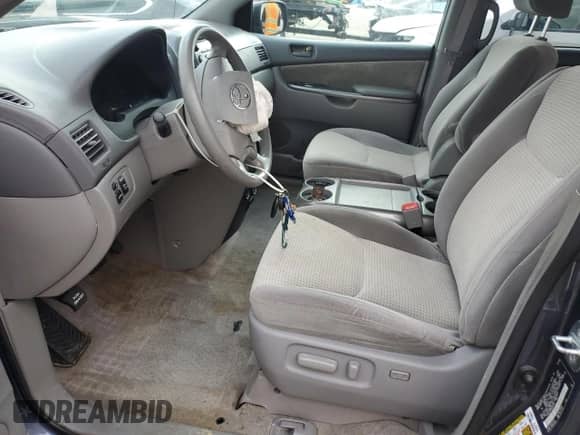 2009 Toyota Sienna LE z VIN 5TDZK23C29S287449, wystawiony jako Copart lot #81844665 z przebiegiem 110 099 mil mil oraz Szkoda całkowita • Salvage title. Historia ofert i sprzedaży dostępna na DreamBid. Obrazek 7.