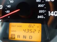 ✅ 2008 Toyota RAV4 Sport • VIN: JTMZK32V685016181 • Lot: 42194844. Wystawiony na IAAI z przebiegiem 43 521 mil. Bezpłatny archiwum sprzedaży aukcyjnych z USA i szczegółowy raport historii pojazdu na DreamBid. Zdjęcie 15.