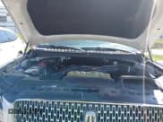 ✅ 2019 Lincoln Navigator Select • VIN: 5LMJJ3HT8KEL14611 • Lot: 43359323. Wystawiony na IAAI z przebiegiem 129 601 mil. Bezpłatny archiwum sprzedaży aukcyjnych z USA i szczegółowy raport historii pojazdu na DreamBid. Zdjęcie 10.