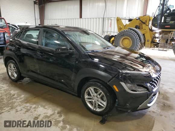 2022 Hyundai Kona SE z VIN KM8K2CAB4NU763395, wystawiony jako Copart lot #44989583 z przebiegiem 46 013 mil mil oraz . Historia ofert i sprzedaży dostępna na DreamBid. Obrazek 4.