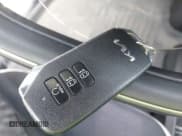 ✅ 2023 Kia EV6 GT-Line • VIN: KNDC4DLC6P5113026 • Lot: 42409836. Wystawiony na IAAI z przebiegiem 17 376 mil. Bezpłatny archiwum sprzedaży aukcyjnych z USA i szczegółowy raport historii pojazdu na DreamBid. Zdjęcie 11.