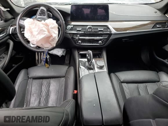 ✅ 2021 BMW 5 Series M550i xDrive • VIN: WBA13BK06MCF92030 • Lot: 66955065. Wystawiony na Copart z przebiegiem Nie podano. Bezpłatny archiwum sprzedaży aukcyjnych z USA i szczegółowy raport historii pojazdu na DreamBid. Zdjęcie 8.