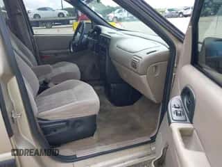 2005 Chevrolet Venture LS с VIN 1GNDV23E45D141599, выставлен на аукционе IAAI как лот 43082297 с пробегом 158 236 миль миль и . История ставок и продаж доступна на DreamBid. Изображение 5.