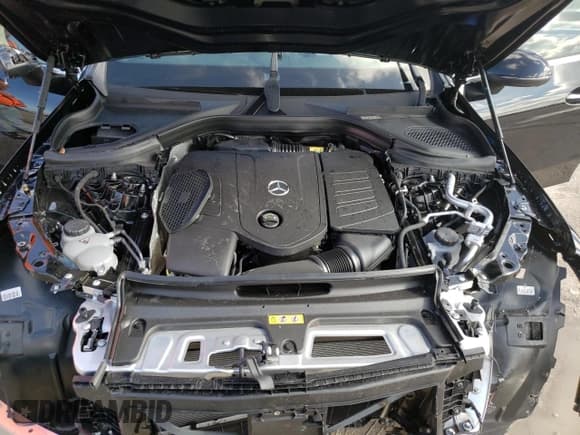 ✅ 2025 Mercedes-Benz GLC 300 • VIN: W1NKM4GB4SF286598 • Lot: 81789165. Listed on Copart with 2,585 mi. Free auction sales archive from the USA and detailed vehicle history report at DreamBid. Image 12.