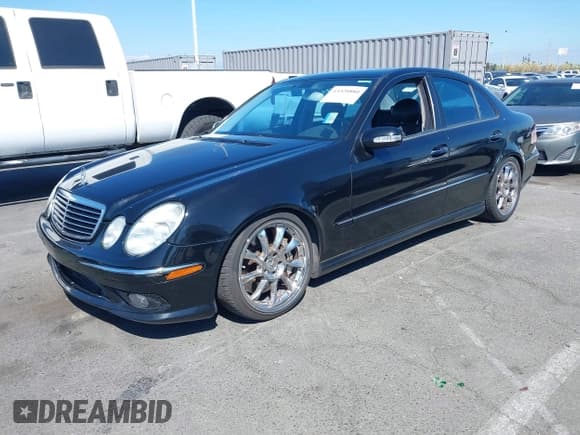 ✅ 2005 Mercedes-Benz E 55 AMG • VIN: WDBUF76J55A674041 • Лот: 43320880. Опубликован ранее на IAAI с пробегом 87 790 миль. Бесплатный доступ к архиву аукционных продаж из США и подробный отчёт об истории автомобиля на DreamBid. Изображение 17.