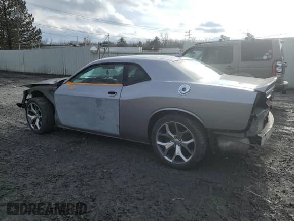 ✅ 2015 Dodge Challenger SXT Plus • VIN: 2C3CDZBG2FH835008 • Lot: 44277574. Wystawiony na Copart z przebiegiem Nie podano. Bezpłatny archiwum sprzedaży aukcyjnych z USA i szczegółowy raport historii pojazdu na DreamBid. Zdjęcie 2.