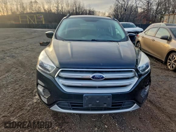 ✅ 2018 Ford Escape SE • VIN: 1FMCU9GD3JUC25422 • Lot: 95835625. Wystawiony na Copart z przebiegiem 93 399 mil. Bezpłatny archiwum sprzedaży aukcyjnych z USA i szczegółowy raport historii pojazdu na DreamBid. Zdjęcie 5.