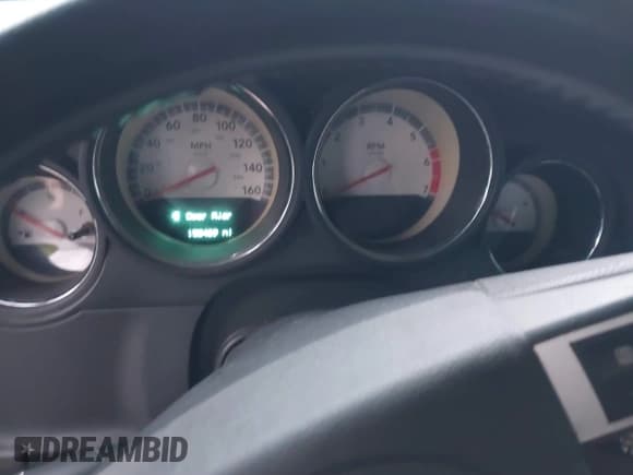 ✅ 2010 Dodge Challenger R/T Classic • VIN: 2B3CJ5DT4AH141020 • Lot: 41693638. Wystawiony na IAAI z przebiegiem 153 469 mil. Bezpłatny archiwum sprzedaży aukcyjnych z USA i szczegółowy raport historii pojazdu na DreamBid. Zdjęcie 7.