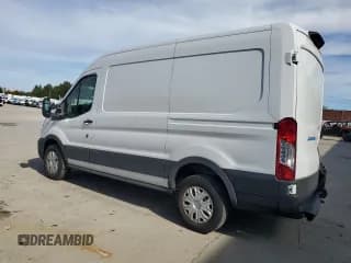 ✅ 2023 Ford E-Transit Cargo • VIN: 1FTBW9CK7PKA43922 • Lot: 93359855. Wystawiony na Copart z przebiegiem 6 904 mil. Bezpłatny archiwum sprzedaży aukcyjnych z USA i szczegółowy raport historii pojazdu na DreamBid. Zdjęcie 2.