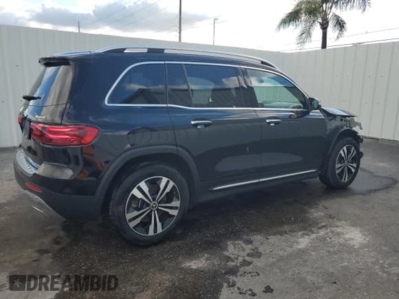 ✅ 2024 Mercedes-Benz GLB 250 • VIN: W1N4M4HB8RW352846 • Lot: 46858535. Wystawiony na Copart z przebiegiem 15 488 mil. Bezpłatny archiwum sprzedaży aukcyjnych z USA i szczegółowy raport historii pojazdu na DreamBid. Zdjęcie 3.