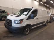 ✅ 2020 Ford Transit Cargo • VIN: 1FTBR1Y81LKA74678 • Lot: 41173381. Wystawiony na IAAI z przebiegiem 39 137 mil. Bezpłatny archiwum sprzedaży aukcyjnych z USA i szczegółowy raport historii pojazdu na DreamBid. Zdjęcie 2.