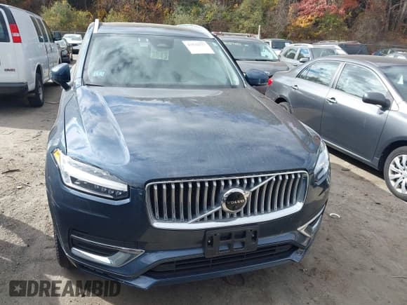 ✅ 2023 Volvo XC90 Plus • VIN: YV4L12PN3P1961295 • Lot: 43534777. Wystawiony na IAAI z przebiegiem Nie podano. Bezpłatny archiwum sprzedaży aukcyjnych z USA i szczegółowy raport historii pojazdu na DreamBid. Zdjęcie 12.