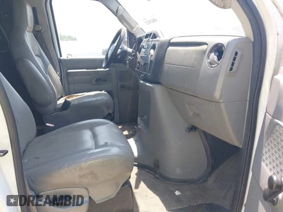 ✅ 2009 Ford Econoline Cargo Commercial • VIN: 1FTNE24W09DA75465 • Лот: 43023522. Опубликован ранее на IAAI с пробегом Не указан. Бесплатный доступ к архиву аукционных продаж из США и подробный отчёт об истории автомобиля на DreamBid. Изображение 5.