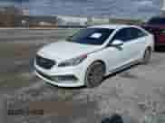 2015 Hyundai Sonata Sport z VIN 5NPE34AF5FH052694, wystawiony jako IAAI lot #43580061 z przebiegiem 209 391 mil mil oraz . Historia ofert i sprzedaży dostępna na DreamBid. Obrazek 2.