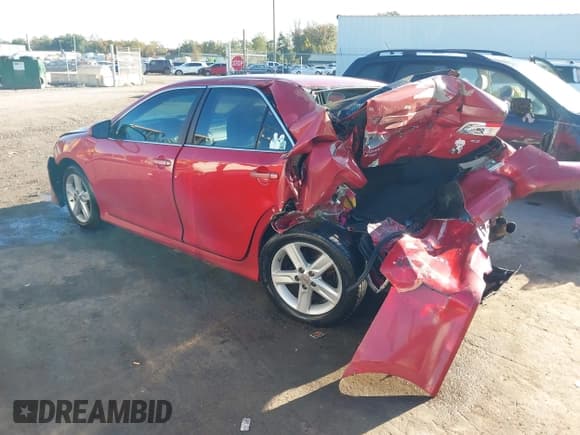 ✅ 2012 Toyota Camry SE • VIN: 4T1BF1FK7CU563853 • Lot: 43444563. Listed on IAAI with 210,252 mi. Free auction sales archive from the USA and detailed vehicle history report at DreamBid. Image 3.