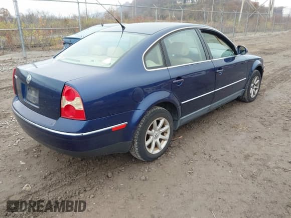 ✅ 2004 Volkswagen Passat GLS • VIN: WVWPD63B34E292559 • Lot: 43730220. Listed on IAAI with 159,029 mi. Free auction sales archive from the USA and detailed vehicle history report at DreamBid. Image 4.