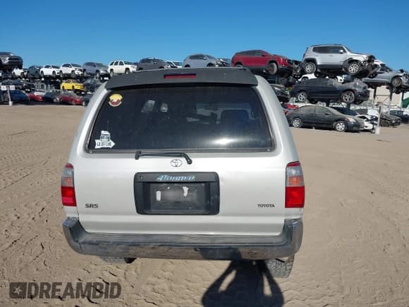 ✅ 1998 Toyota 4Runner SR5 • VIN: JT3GN86R0W0067697 • Lot: 43518602. Listed on IAAI with 199,264 mi. Free auction sales archive from the USA and detailed vehicle history report at DreamBid. Image 17.