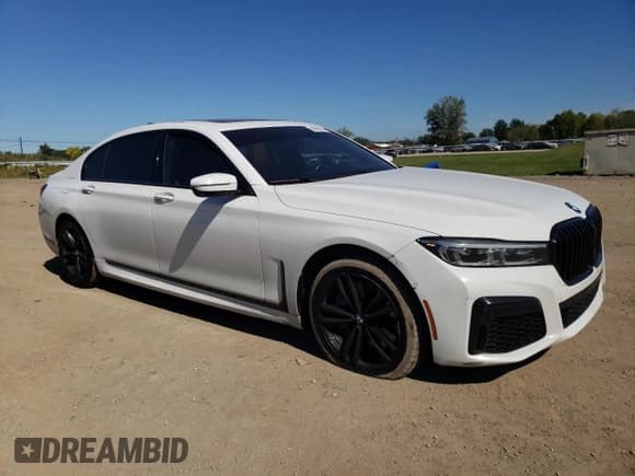 ✅ 2022 BMW 7 Series 750i xDrive • VIN: WBA7U2C01NCH40544 • Lot: 84588525. Listed on Copart with 81,909 mi. Free auction sales archive from the USA and detailed vehicle history report at DreamBid. Image 4.