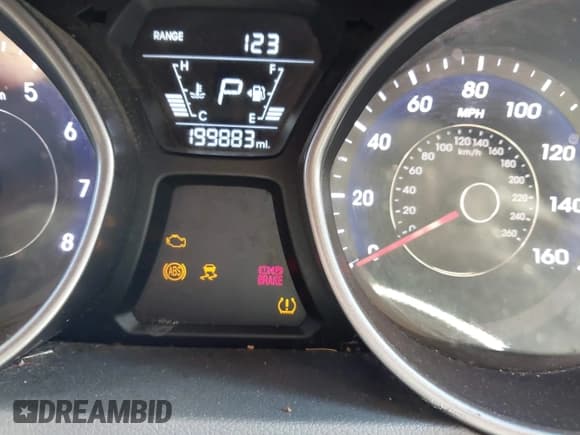 ✅ 2015 Hyundai Elantra SE • VIN: 5NPDH4AE1FH577661 • Lot: 43659649. Listed on IAAI with 199,883 mi. Free auction sales archive from the USA and detailed vehicle history report at DreamBid. Image 12.