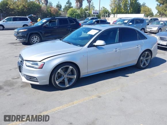 ✅ 2015 Audi A4 Premium Plus • VIN: WAUFFAFL3FN034099 • Lot: 43255512. Wystawiony na IAAI z przebiegiem 165 517 mil. Bezpłatny archiwum sprzedaży aukcyjnych z USA i szczegółowy raport historii pojazdu na DreamBid. Zdjęcie 2.