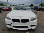 ✅ 2016 BMW M5 • VIN: WBSFV9C52GG343300 • Lot: 49419563. Wystawiony na Copart z przebiegiem 39 217 mil. Bezpłatny archiwum sprzedaży aukcyjnych z USA i szczegółowy raport historii pojazdu na DreamBid. Zdjęcie 5.