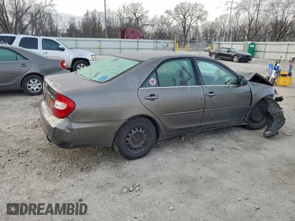 ✅ 2004 Toyota Camry LE • VIN: 4T1BE32K34U931533 • Lot: 91848195. Wystawiony na Copart z przebiegiem 222 410 mil. Bezpłatny archiwum sprzedaży aukcyjnych z USA i szczegółowy raport historii pojazdu na DreamBid. Zdjęcie 3.