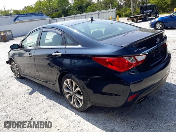 ✅ 2014 Hyundai Sonata Limited • VIN: 5NPEC4AB2EH926737 • Lot: 68716194. Listed on Copart with 70,161 mi. Free auction sales archive from the USA and detailed vehicle history report at DreamBid. Image 2.
