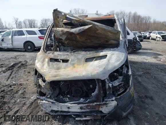 ✅ 2021 Ford Transit • VIN: 1FTBR1YGXMKA98700 • Lot: 41805164. Wystawiony na IAAI z przebiegiem Nie podano. Bezpłatny archiwum sprzedaży aukcyjnych z USA i szczegółowy raport historii pojazdu na DreamBid. Zdjęcie 11.