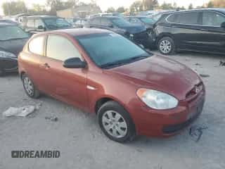 2009 Hyundai Accent Auto GS z VIN KMHCM36C99U106324, wystawiony jako Copart lot #77572094 z przebiegiem 110 210 mil mil oraz Czysty tytuł • Clean title. Historia ofert i sprzedaży dostępna na DreamBid. Obrazek 4.