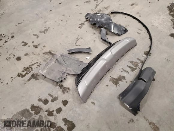 ✅ 2017 Hyundai Santa Fe 2.0T • VIN: 5XYZUDLA7HG439497 • Lot: 44578505. Listed on Copart with 122,067 mi. Free auction sales archive from the USA and detailed vehicle history report at DreamBid. Image 13.