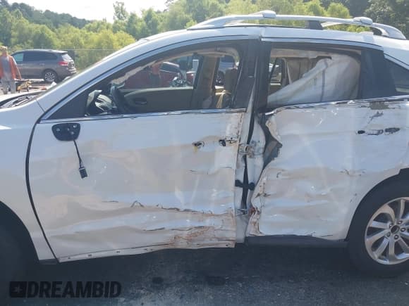 ✅ 2016 Acura RDX • VIN: 5J8TB3H36GL015975 • Lot: 42746267. Listed on IAAI with 211,698 mi. Free auction sales archive from the USA and detailed vehicle history report at DreamBid. Image 6.