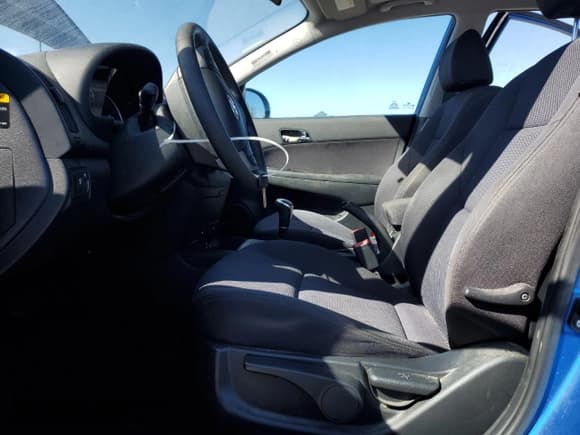 ✅ 2010 Hyundai Elantra GLS • VIN: KMHDC8AE4AU077395 • Лот: 89640995. Опубликован ранее на Copart с пробегом 68 932 миль. Бесплатный доступ к архиву аукционных продаж из США и подробный отчёт об истории автомобиля на DreamBid. Изображение 7.