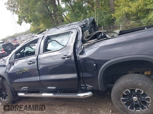 ✅ 2023 Chevrolet Silverado 1500 ZR2 • VIN: 3GCUDHEL5PG255773 • Лот: 43312941. Опубликован ранее на IAAI с пробегом 31 686 миль. Бесплатный доступ к архиву аукционных продаж из США и подробный отчёт об истории автомобиля на DreamBid. Изображение 13.